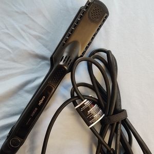 CROC The New Classic Infrared Flat Iron
